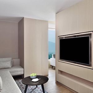 Junior Suite M Club lounge access Mountain view